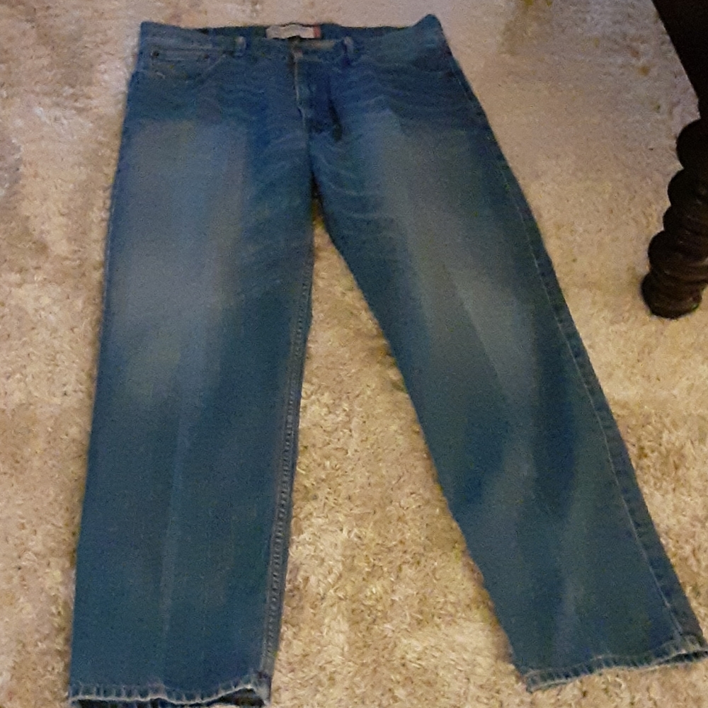 Levi's 550 classic relaxed fit medium wash blue jeans size 36X32 EUC